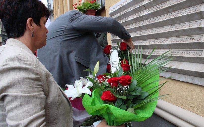 Bosnia Commemorates Victims of Sarajevo Market Massacre