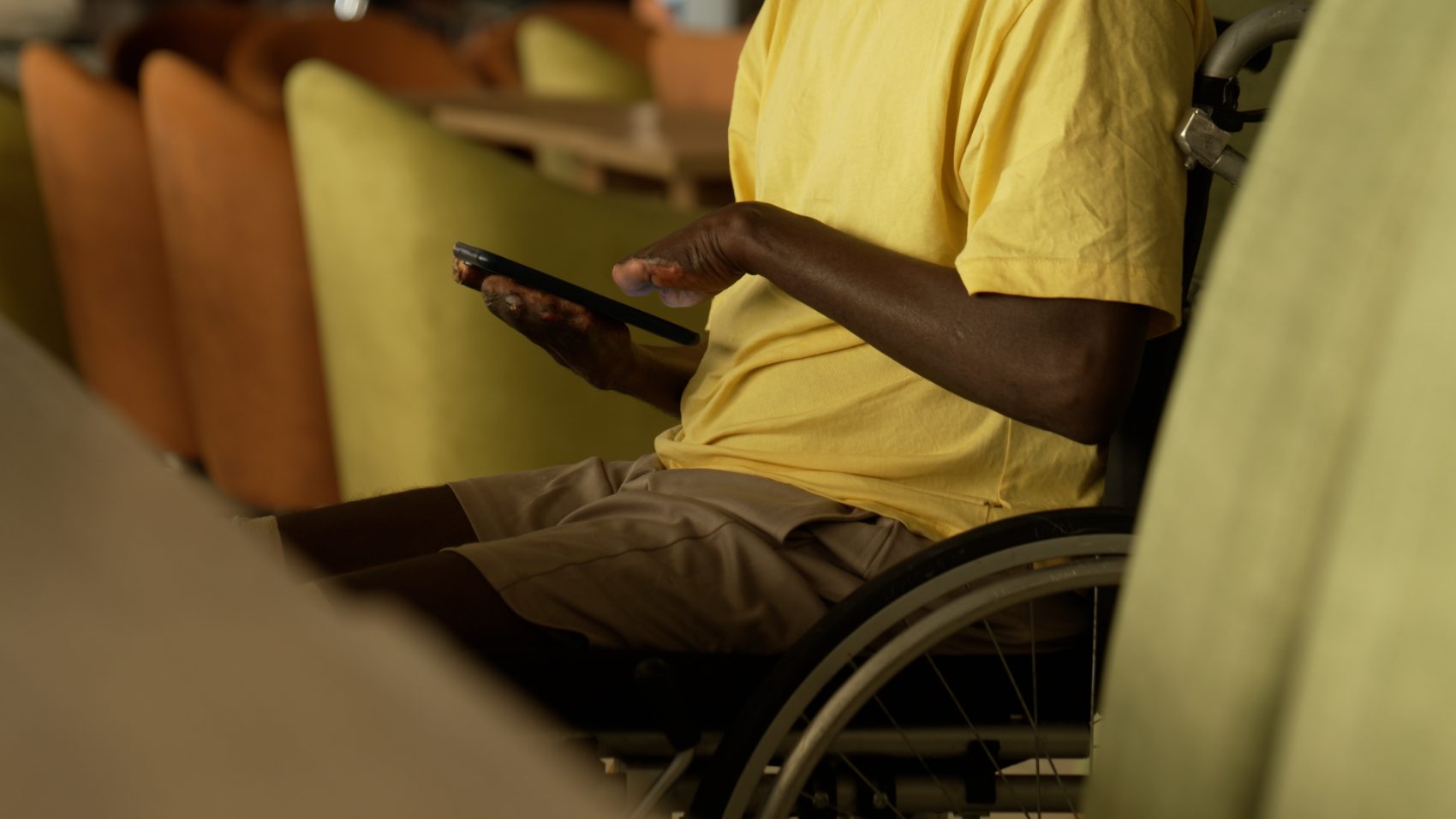 Sudanac u kolicima u Domu za stare u Sarajevu