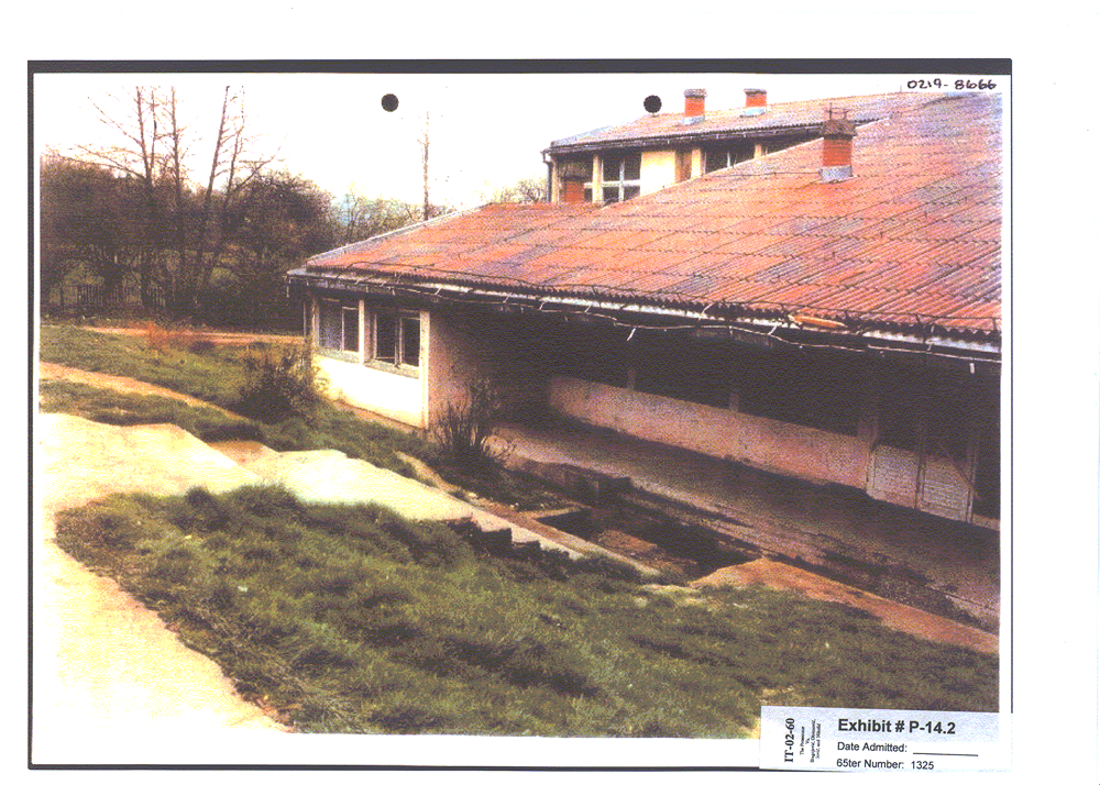 Ulaz u školu u Petkovcima