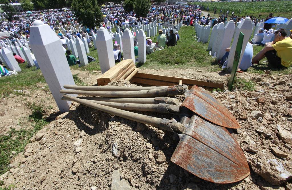 Srebrenica2-1024x669.jpg