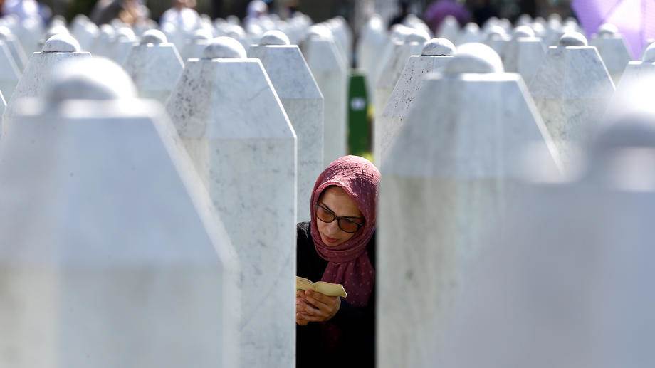 Porodice ubijenih u genocidu očekuju nove uslove za isplatu naknade od Holandije