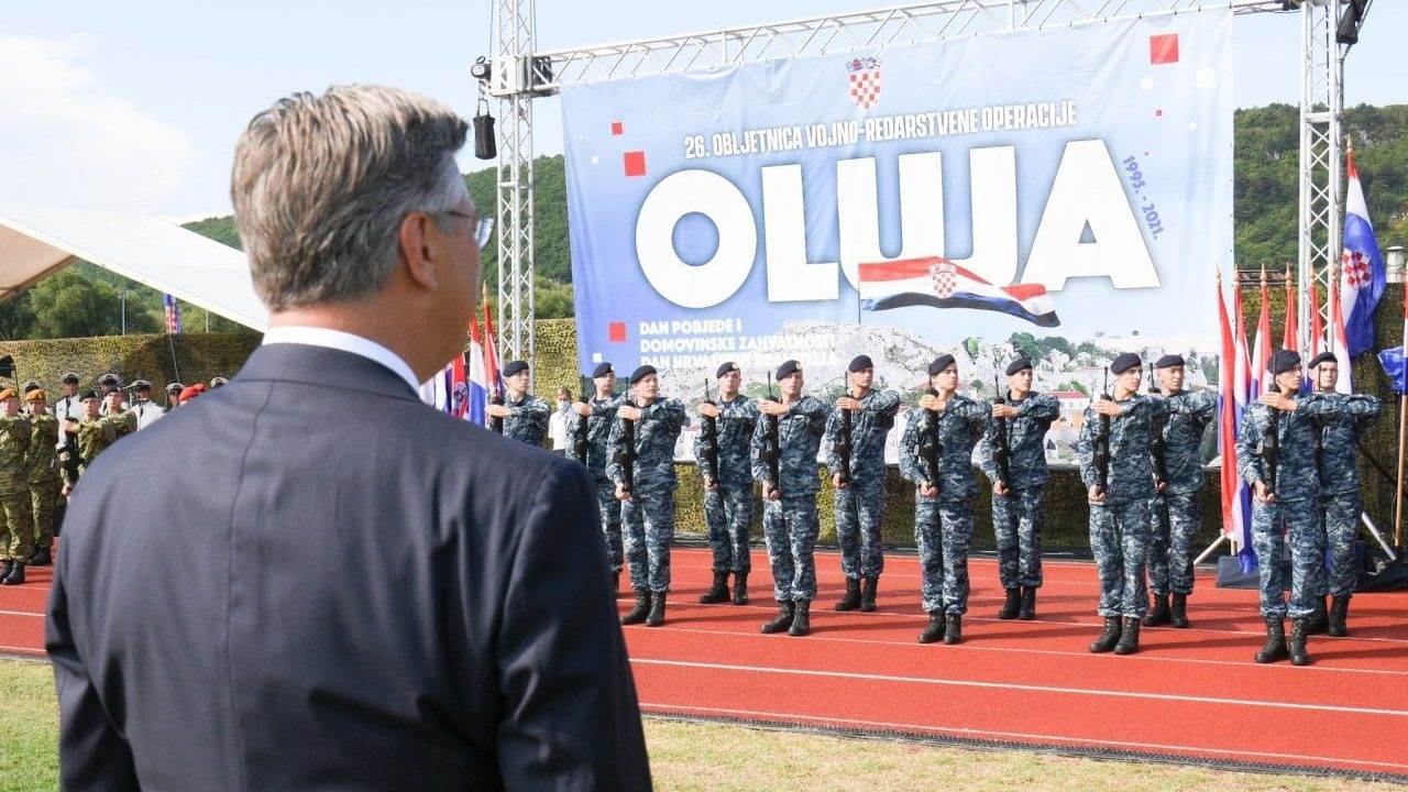 Hrvatska slavi 26. godišnjicu pobjede u operaciji „Oluja“, Srbija oplakuje žrtve