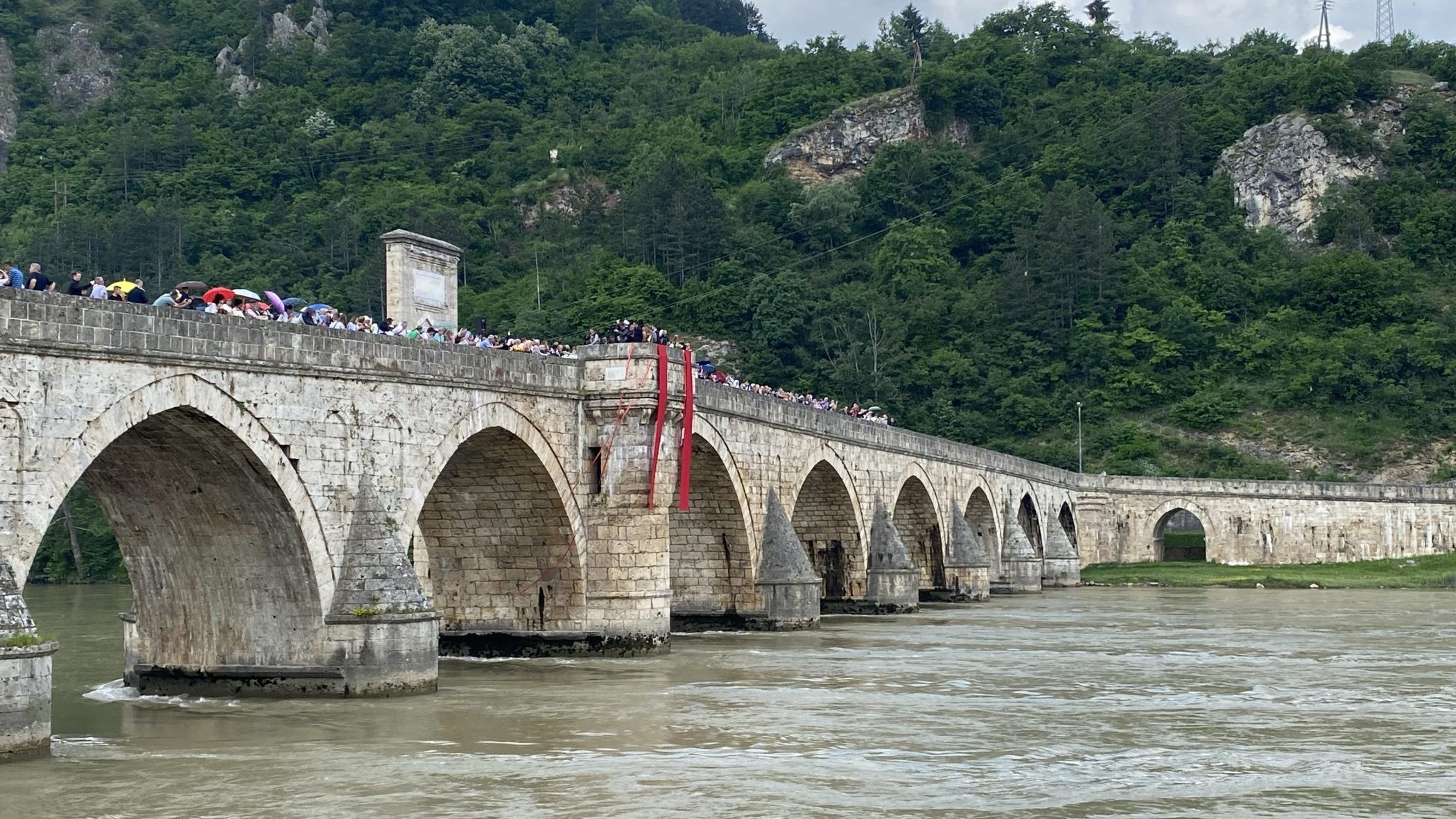 Godišnjica stravičnih zločina u Višegradu i ukop žrtava: Neophodan pronalazak nestalih