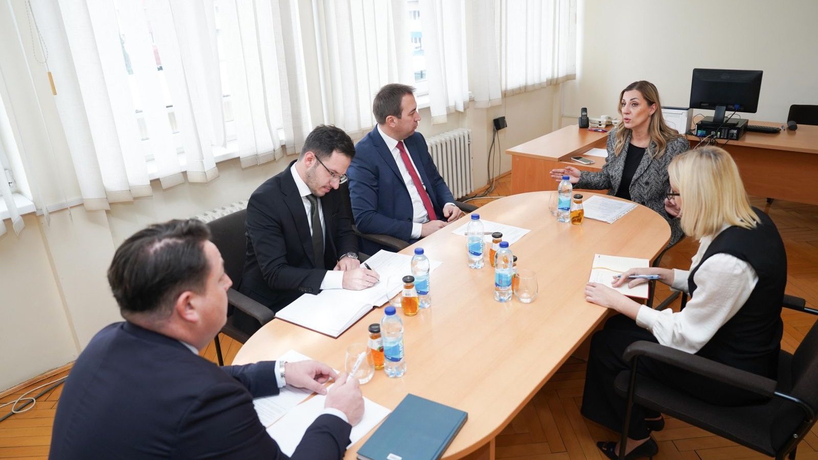 Tatjana Radulj, predsjednica Osnovnog suda u Novom Gradu na sastanku sa Goranom Selakom, ministrom pravde RS-a. Foto: Osnovni sud u Novom Gradu