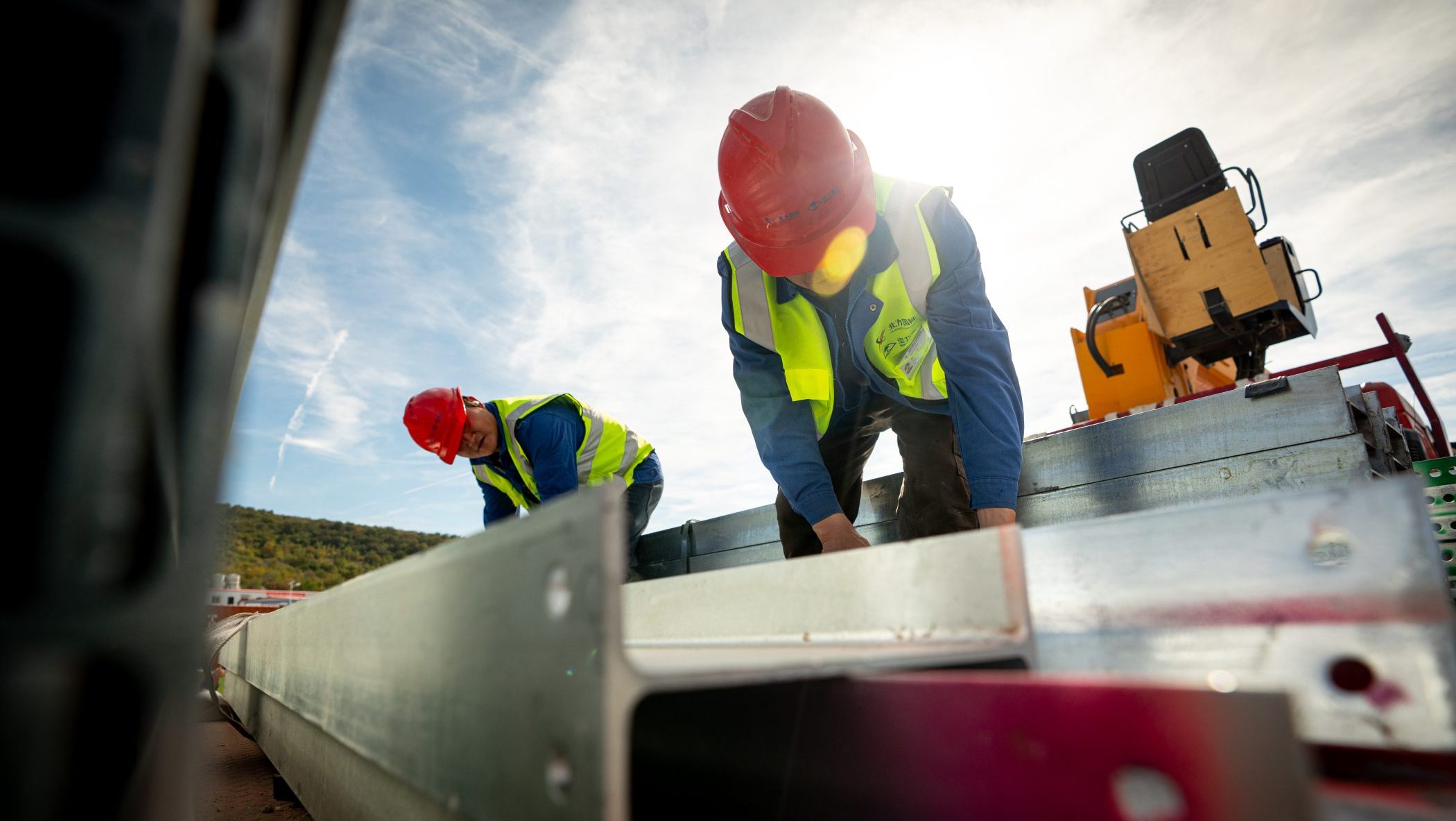 Kineski radnici na Komanje Brdu. Foto: Anes Asotić