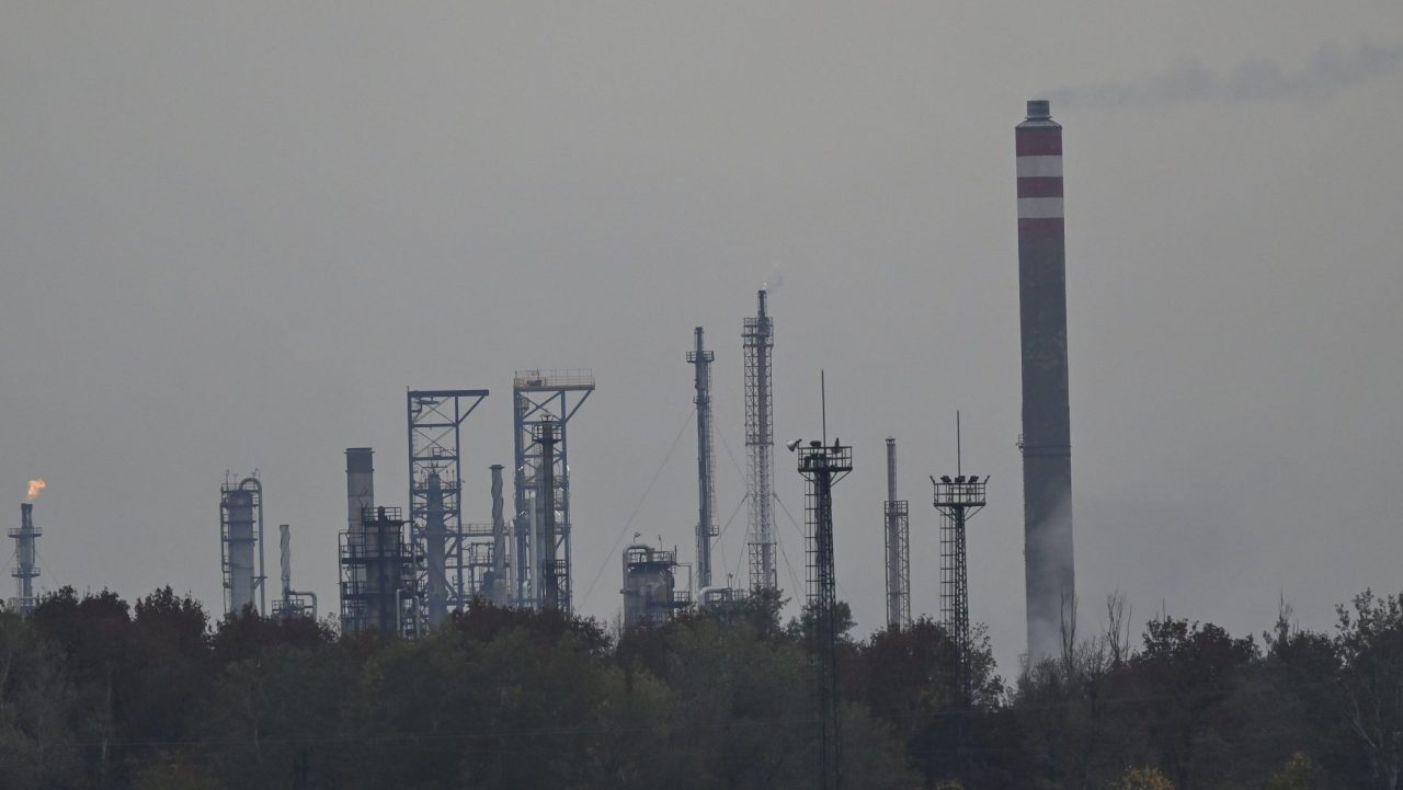 Rafinerija MOL-a u Mađarskoj. Foto: EPA