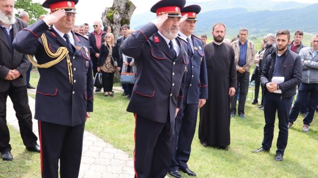 Savić (lijevo) na proslavi Dana opštine Gacko. Foto: Opština Gacko